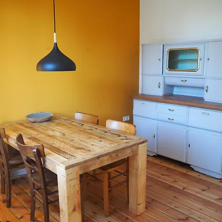 Apartment 3 Zimmer-kueche-bad Im Erdgeschoss Eines 3 Familienhauses Kaiserslautern